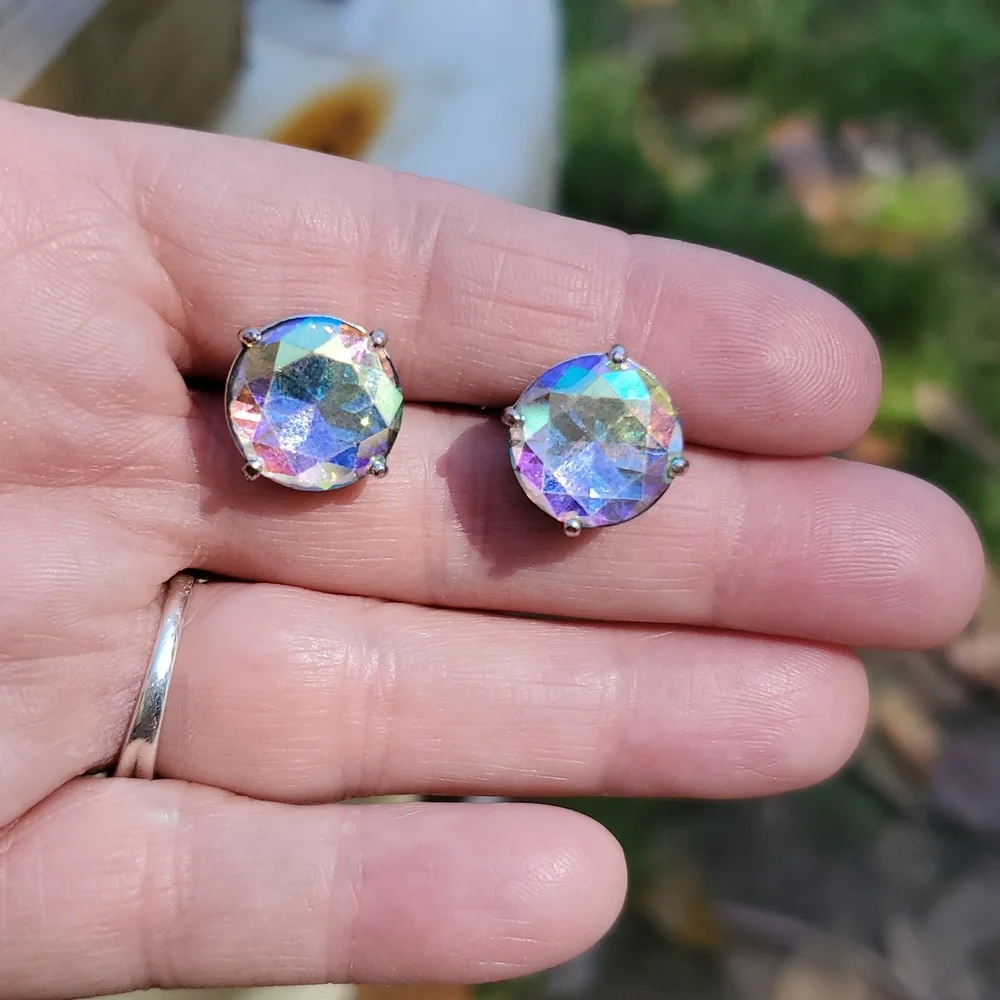 Kate spade iridescent gumdrop stud earrings gently used beautiful eye catching!
